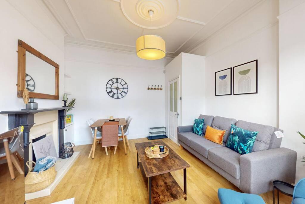 Spacious 2Bd Apartment Cricklewood Londra Exterior foto