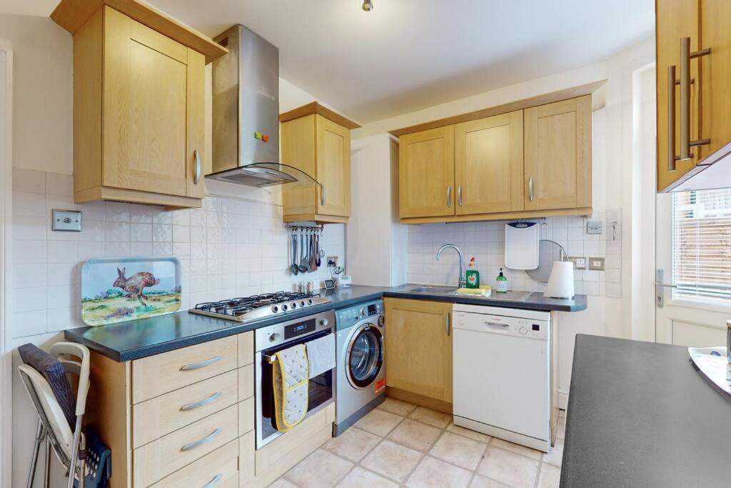 Spacious 2Bd Apartment Cricklewood Londra Exterior foto